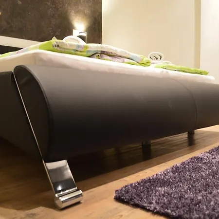 Проживание в семье Sinuessa Кёльн